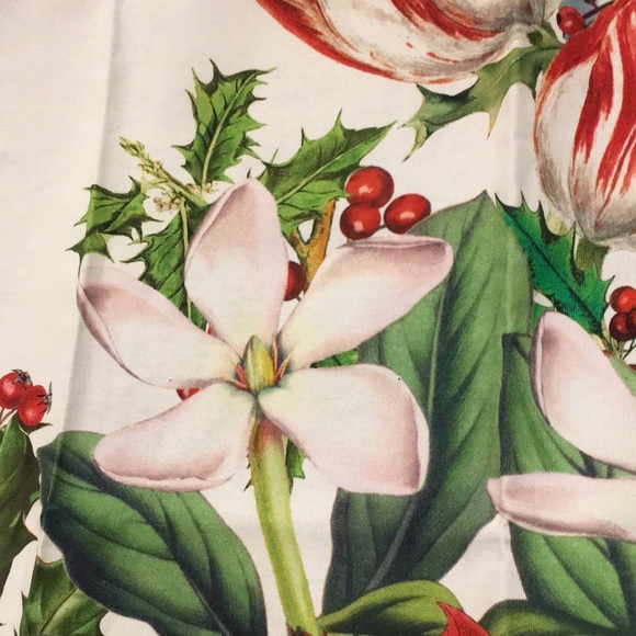 Christmas Bouquet Tulips Holiday Kitchen Towel NWT Cotton 20x28” Michel Design - Picture 3 of 16